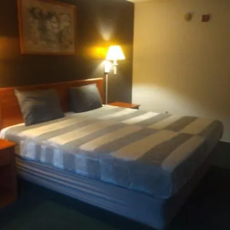 King Bed Hotel Studio 220
